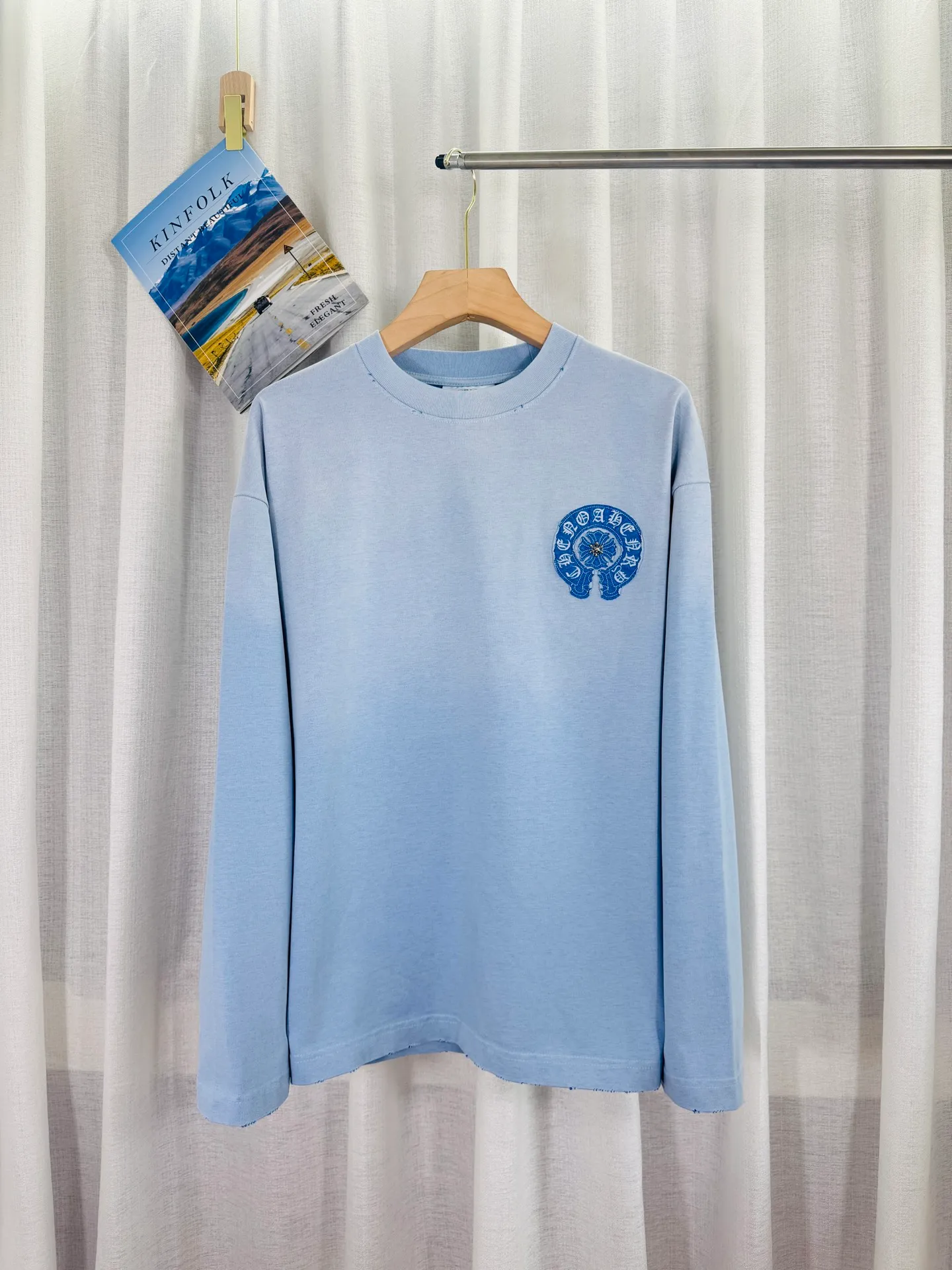 P250 ch high version Chrome Hearts 2025 new autumn and winter cross patch washed spray horse slip long-sleeved T-shirt, fabric: 26 double yarns 320 grams weight, patch embroidery, heavy wash water ➕ fried color + spray horse slip printing process: patch embroidery, secondary color spray horse slip process Color: gray, blue Size: S M L XL Style number: 5181